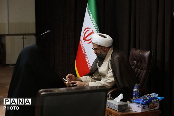 ملاقات مردمی با نماینده ولی‌فقیه در استان همدان
