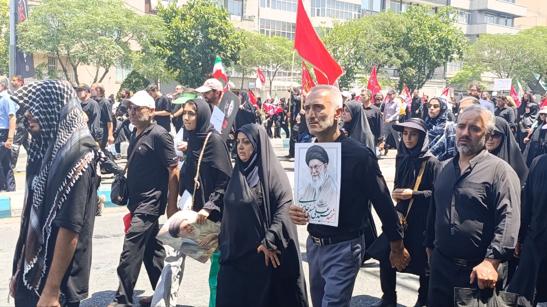 رستاخیز تاریخی لثارات خامنه ای در تهران