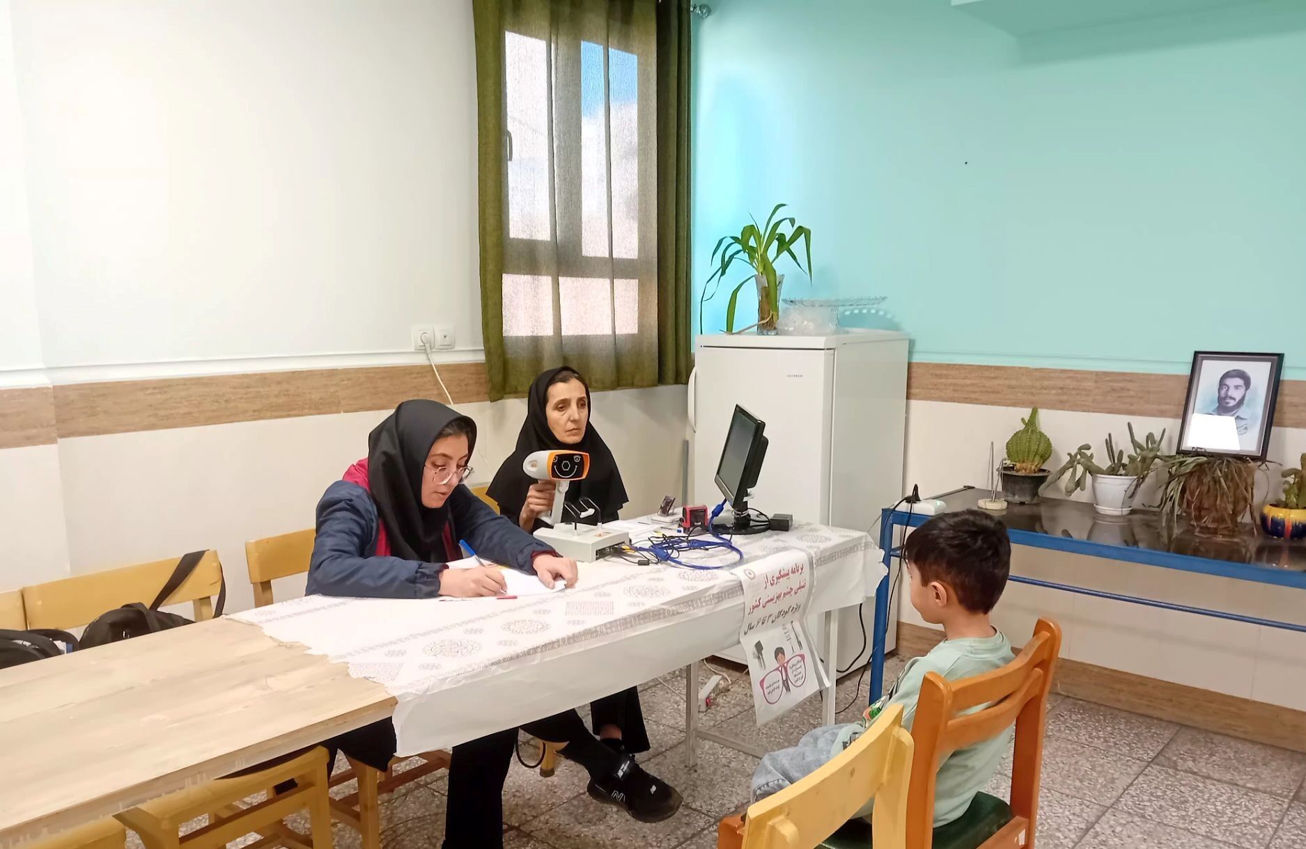 خدمت‌رسانی کادر درمان گروه جهادی سلامت  به مردم نیازمند ساوجبلاغ 