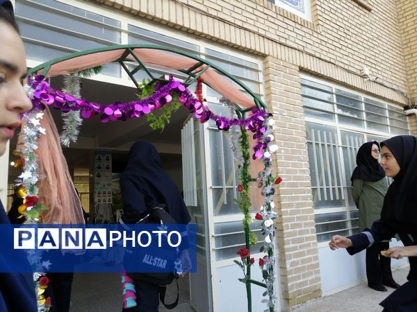 زنگ مهر، آغاز بهار تعلیم و تربیت در دبیرستان شهید هاشمی نژاد نیشابور
