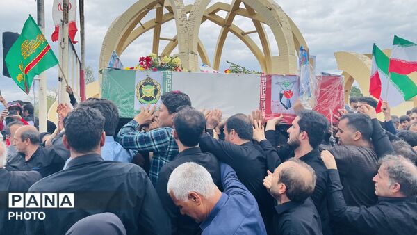 تشییع پیکر شهید ناو دنا «حاج اصغر مسلمی مهنی» در جیرفت