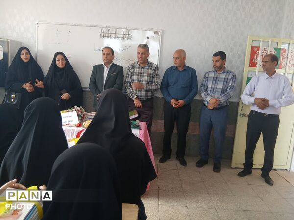 دانش آموزان هویزه به استقبال اول مهر رفتند