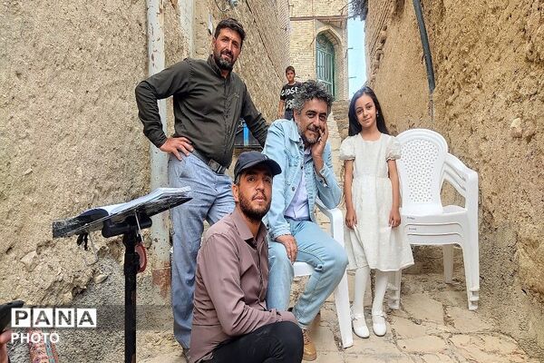 ساخت فیلم سینمایی «دربار» با موضوع ورود رهبر در سال ۱۳۶۵ به شهر بار 