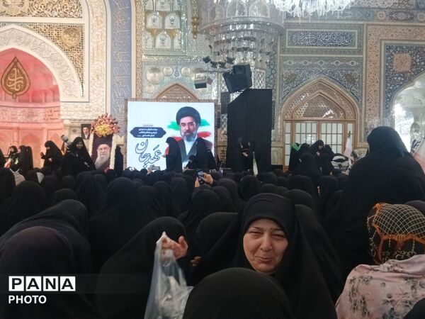 اجتماع بیعت بانوان با رهبر انقلاب اسلامی  در حرم مطهر رضوی