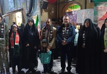 خدمت‌رسانی دانش‌آموزان تهرانی در موکب میدان المپیک