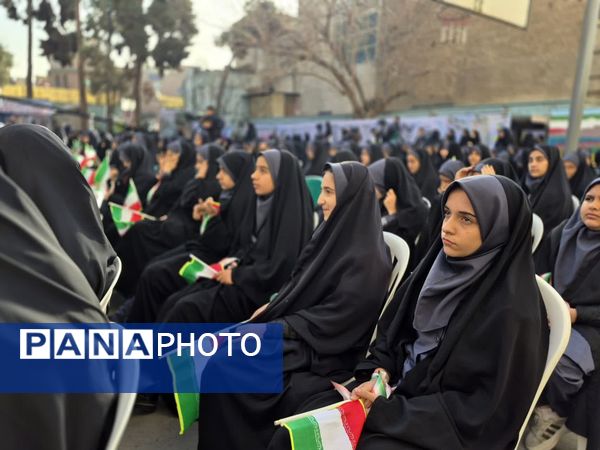 صدای انقلاب طنین انداز شد