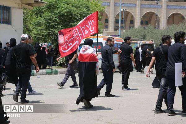 مراسم وداع با پیکر مطهر رهبر شهید در مصلی تهران 