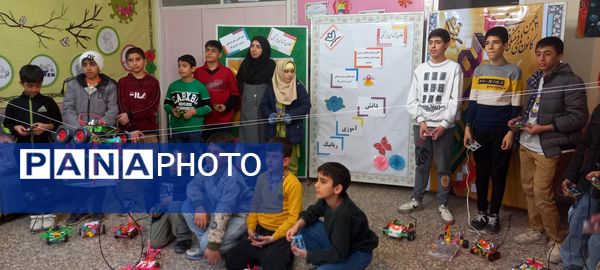 برگزاری مسابقات رباتیک در کانون شهدای فرهنگی ملارد