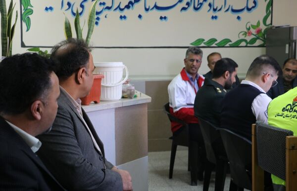 جلسه هماهنگی مانور زلزله در مدرسه مقصودلو سرخنکلا 