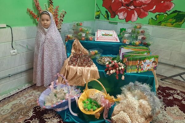 جشن قرآن در دبستان راهیان نور ناحیه 2 شهرری 