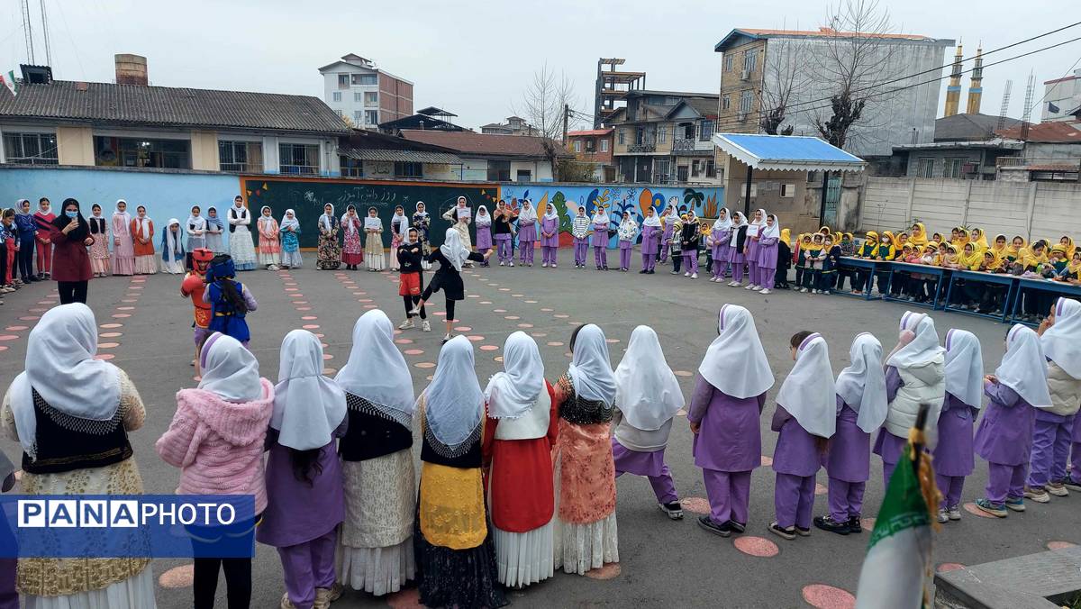 برگزاری مسابقات بومی محلی به مناسبت روز مادر