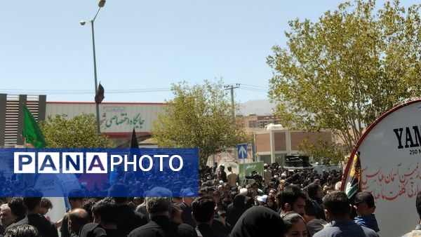 برپایی موکب سازمان دانش‌آموزی و رادیو پانا خراسان جنوبی در مسیر پیاده‌روی جاماندگان اربعین 