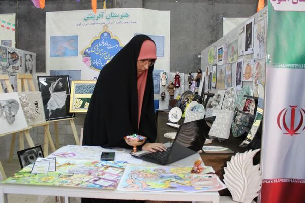 نمایشگاه دست‌سازه‌های هنرستان‌های ناحیه۲ زنجان