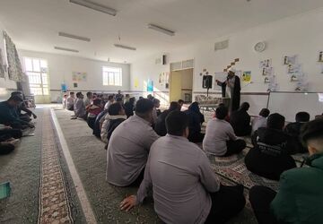 گرامیداشت ایام فاطمیه در مدرسه خاتم الانبیا خاتم