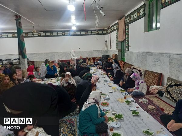 نماز جماعت و افطاری در شب سوم ماه مبارک رمضان  