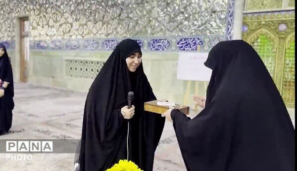 خاطره گویی «مهدیه اسفندیاری» از زندان فرانسه در هیات معصومانه