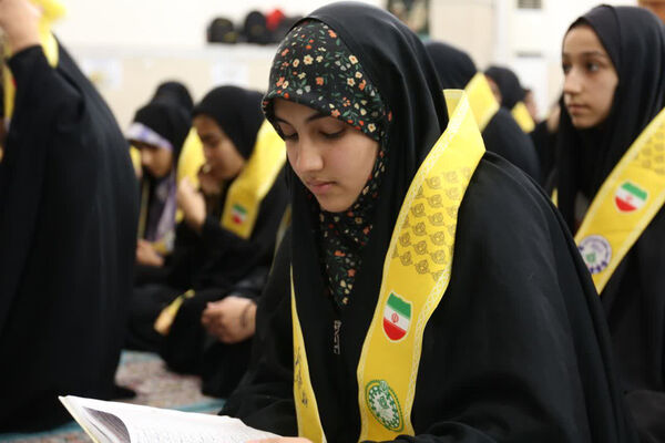 دومین روز اعتکاف دانش‌آموزی دختران در قم