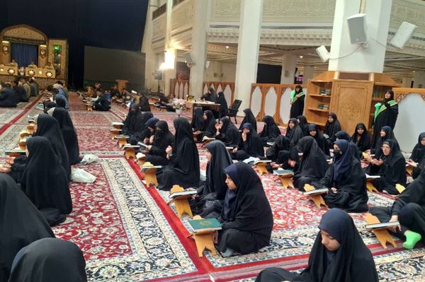 مراسم جز خوانی قران در حرم اهل بیت(ع)