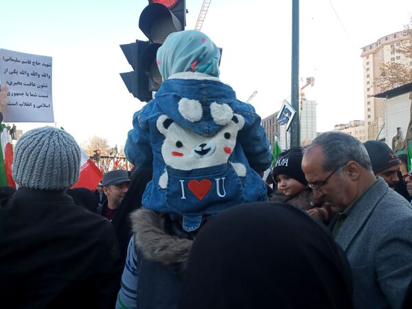 خیرش عظیم ملت یکپارچه ایران علیه عناصر تخریبگر و تروریست مسلح در مشهد مقدس