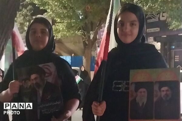 گردهمایی شبانه در محله ۱۳ آبان شهرری 