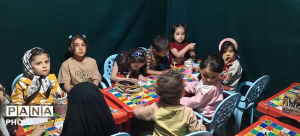 غرفه‌های دهه نودی‌ها در مسیر نمایش اقتدار مردمی