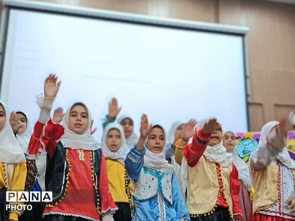جشنی پر از طنین شادی دانش آموزان در سالن شهید شوشتری