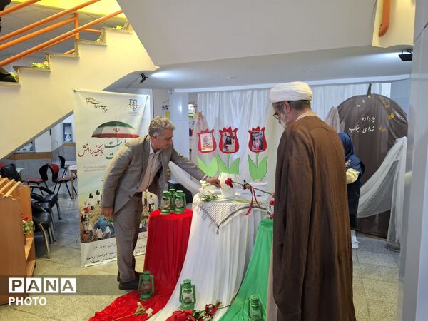 کاشت نهال به یاد دانش آموزان شهید میناب در دبستان آرمینه مصلی نژاد