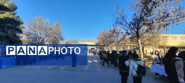 برپایی بازارچه هنرهای دستی در هنرستان ثمین