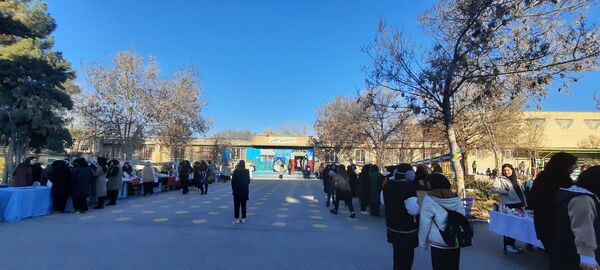 برپایی بازارچه هنرهای دستی در هنرستان ثمین
