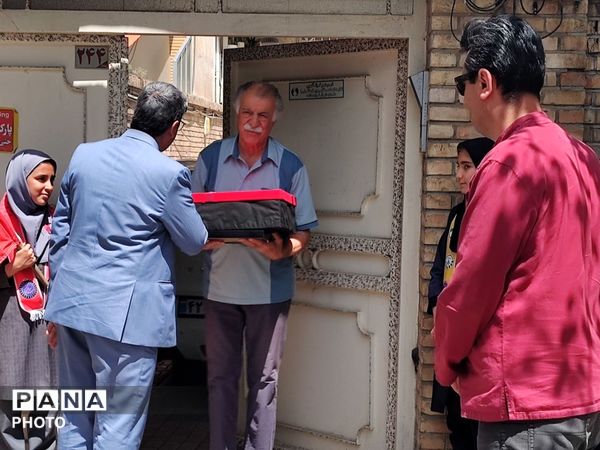 تقدیر از معلمان بازنشسته توسط آموزش و پرورش ناحیه سه