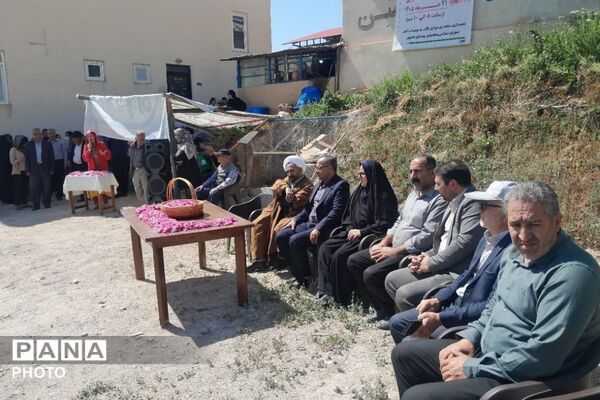 مراسم گلابگیری در روستای طارس شهرستان فیروزکوه