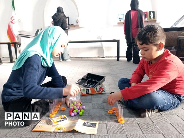  حضور دانش آموزان وکودکان در مجموعه فرهنگی آدینه شهر بار