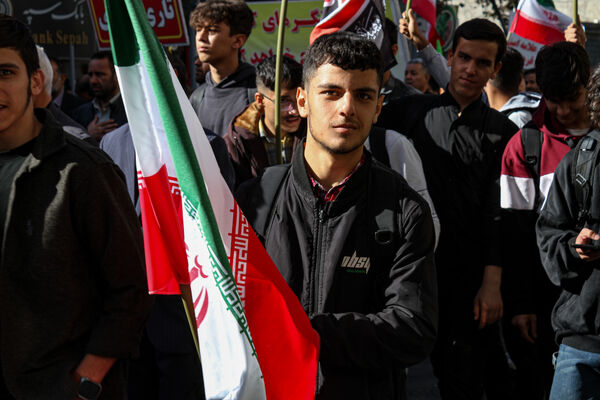 حضور پرشور دانش آموزان زنجانی در راهپیمایی ۱۳ آبان