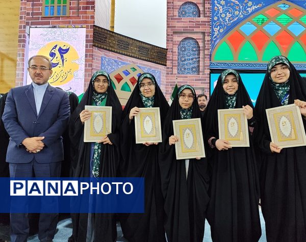 حضور دانش آموزان خراسان شمالی در چهل دومین مسابقات کشوری قرآن و عترت و نماز