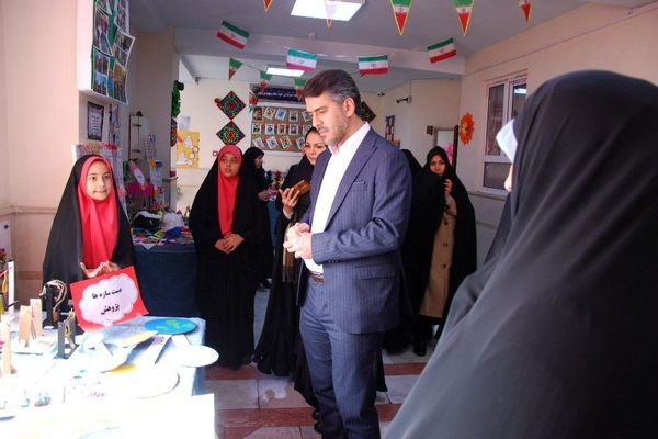 بازدید از نمایشگاه دبستان حضرت مریم ۲ شهر قیامدشت ری یک