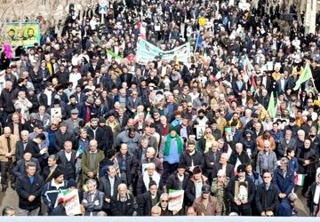 روایت دانش آموز 12ساله از راهپیمایی 22بهمن دربجنورد

