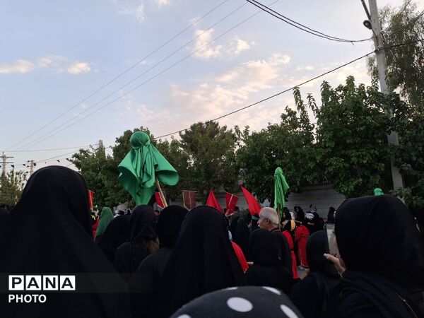 حرکت نمادین کاروان اسرای کربلا در شهر آوه