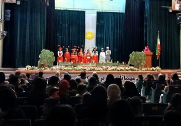 اجرای نمایش «مورچه تنبل» در شهرستان کامیاران