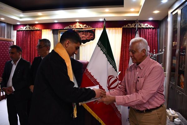 جلسه دانش‌آموزان نخبه عشایر فارس در طرح بنیاد پروفسور مهبودی