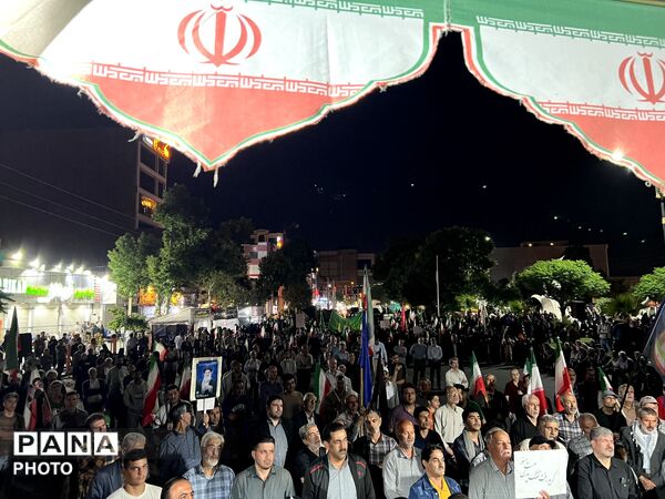 راهپیمایی و تجمع مردمی در هشتگرد ساوجبلاغ با حضور پرشور مردم 