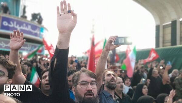 حضور باشکوه و پرشورمیلیونی ملت ایران در مراسم وداع با امام شهید