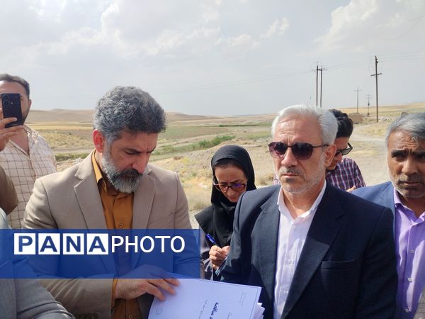 دیدار استاندار کردستان با خانواده شهدای حملات تروریستی رژیم صهیونیستی و بازدید از طرح‌های توسعه‌ای قروه