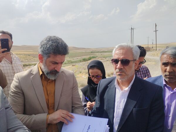 دیدار استاندار کردستان با خانواده شهدای حملات تروریستی رژیم صهیونیستی و بازدید از طرح‌های توسعه‌ای قروه