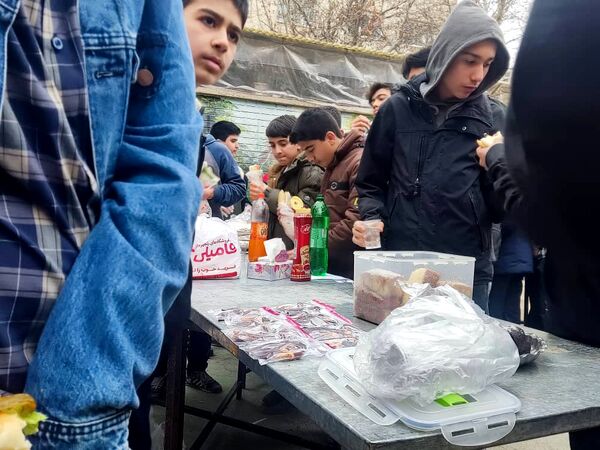 برپایی بازارچه دانش‌آموزی به‌مناسبت عید مبعث 
