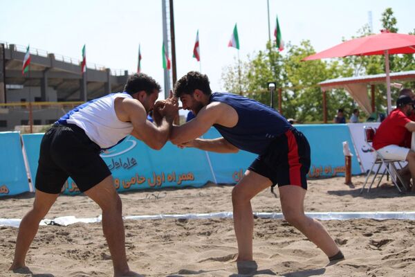 مسابقات کشوری انتخابی تیم ملی کُشتی ساحلی در بناب