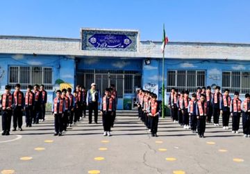 برگزاری مانور یاوران انقلاب در آموزشگاه فولادفر ناحیه دو شهرری 