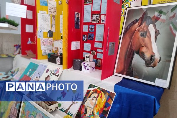 برپایی نمایشگاه دست سازه ها دانش آموزان وجشنواره غذامعلمان  درمدرسه شهیدمعظم