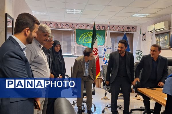 جلسه هم اندیشی و تجلیل از خبرنگاران پانا در شیراز 