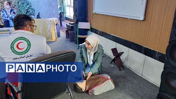 جشنواره رقابت‌های علمی و مهارتی سفیران سلامت ناحیه ۶مشهد