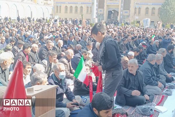خروشِ بصیرت در صحن امامزاده جعفر (ع)؛ تالار قرآن پیشوا گنجایش دریای سوگواران مقتدا را نداشت